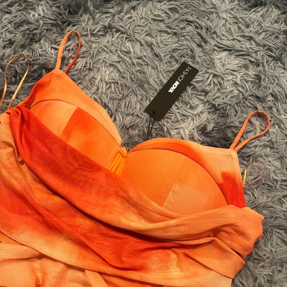 Women’s dress - Picture 2 of 4